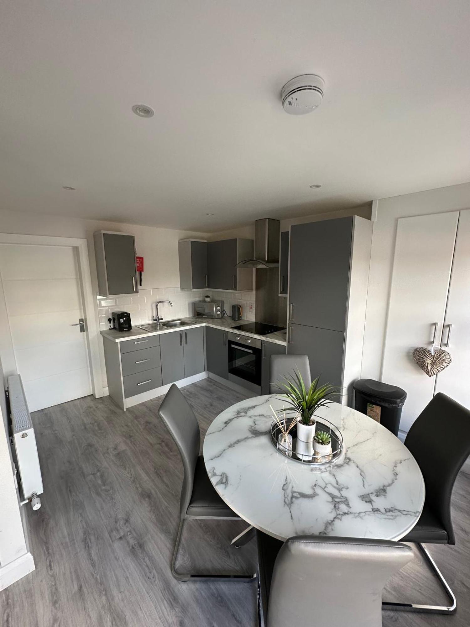 Westland Suites - Stylish, Modern, Elegant, Central Apartments A Londonderry Exterior foto