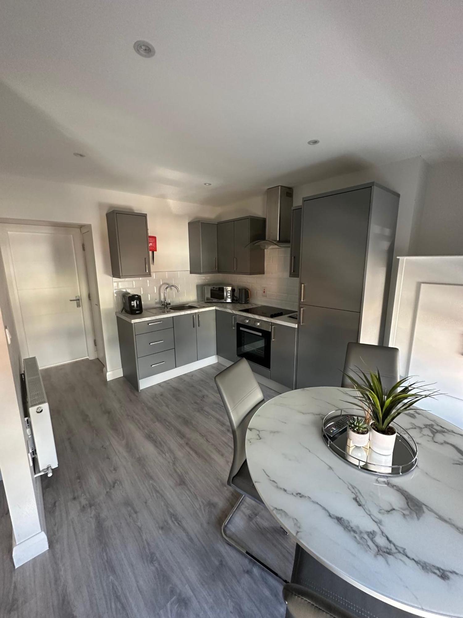 Westland Suites - Stylish, Modern, Elegant, Central Apartments A Londonderry Exterior foto